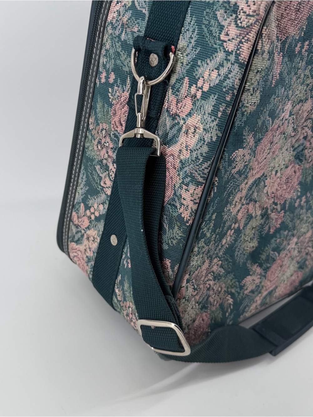 Atlantic Vintage Tapestry Floral 4-Wheel Spinner Carry On Luggage Suitcase 21” - Picture 9 of 14